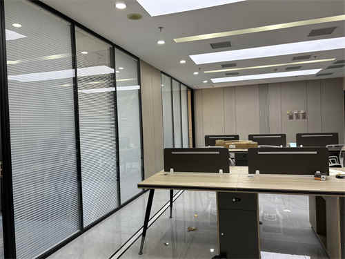 金融街中心 240㎡办公室 2.2元/平米/天